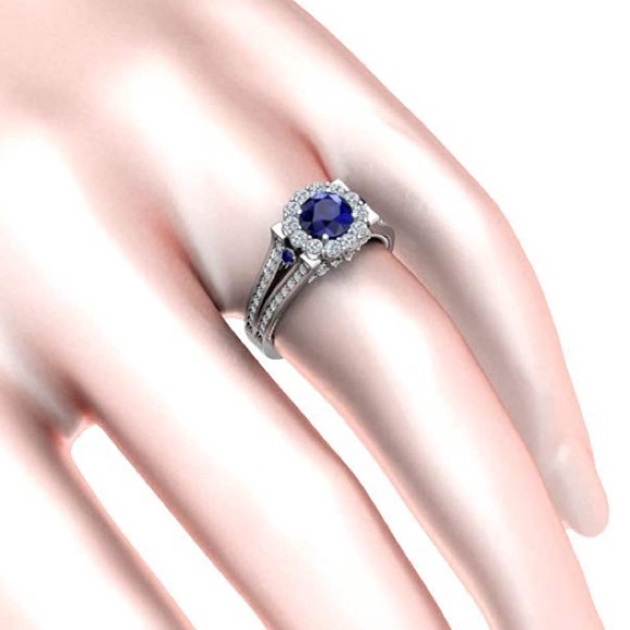 Vintage Sapphire Ring - Picture 3 of 5